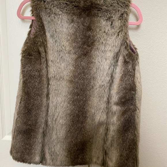 Faux fur vest - Picture 2 of 8